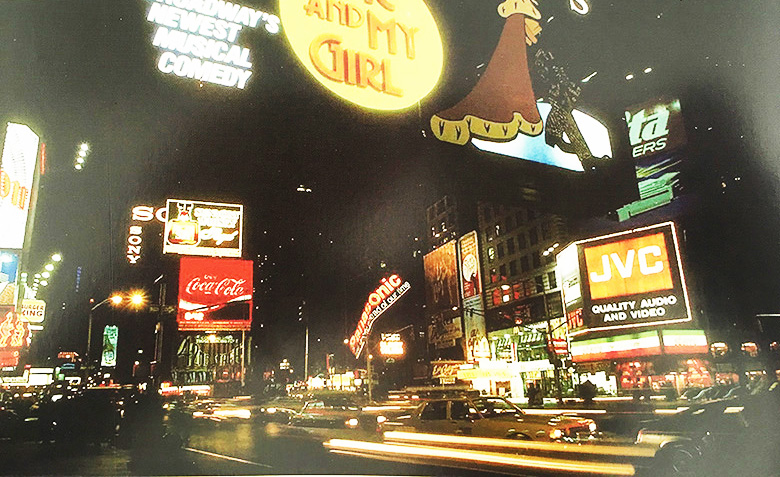 广告级反光膜应用在广告板